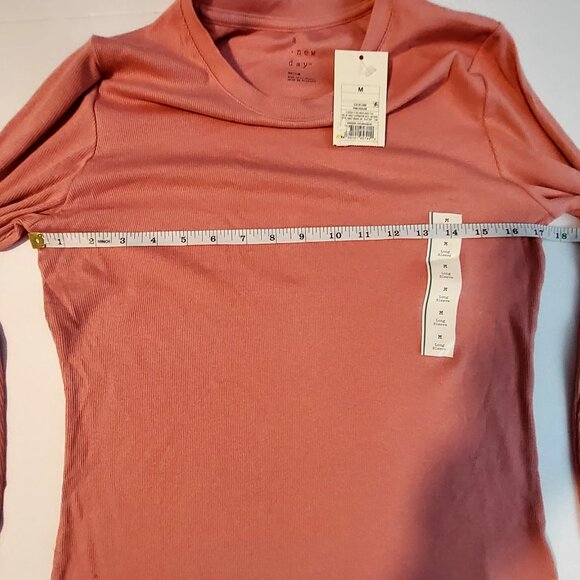 A New Day Womens SizeM Ribbed Long Sleeve Top In Rose Pink Crew neckline - Picture 3 of 9